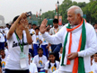 Modi politely refuses selfies